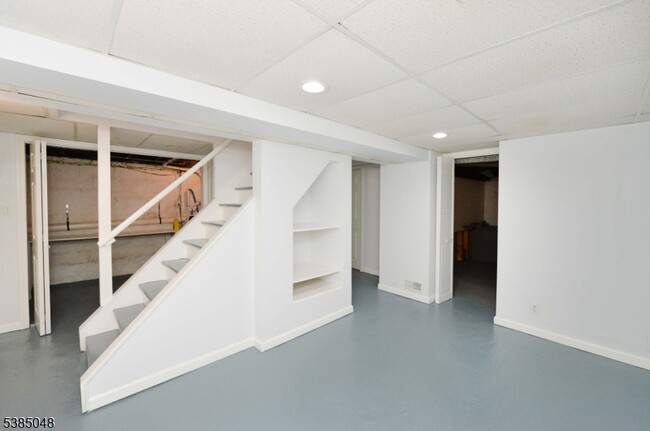 Building Photo - 425 Orchard St
