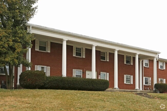 Building Photo - The Columns