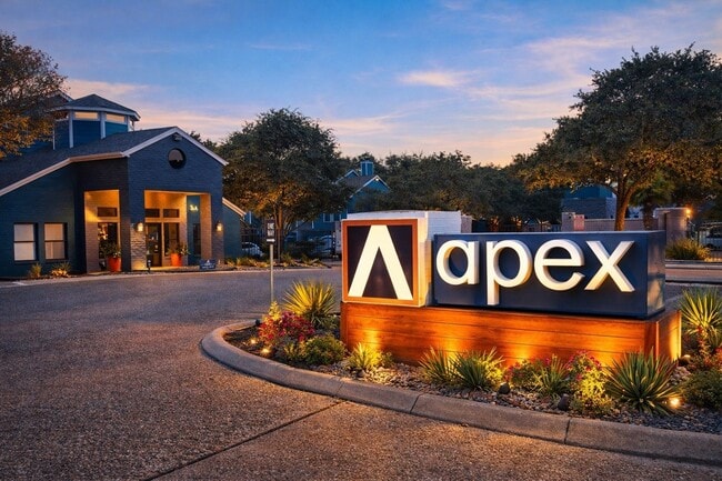 Building Photo - Apex Apartments