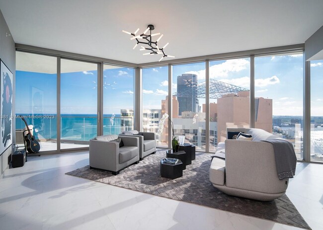 Building Photo - 18975 Collins Ave