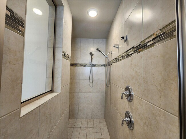 Building Photo - 23202 Brookdale Bay Ln