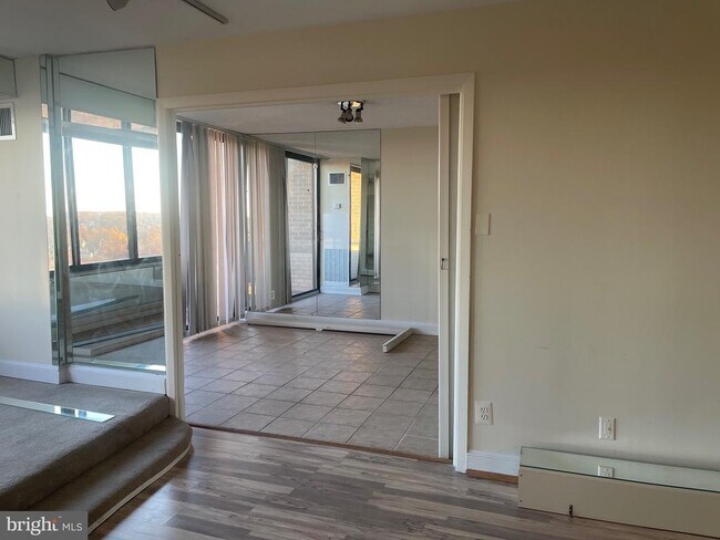 Building Photo - 5225 Pooks Hill Rd