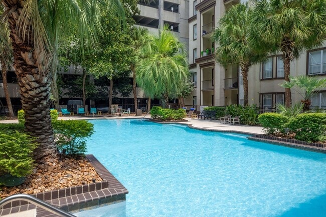 Building Photo - 4001 Fannin St