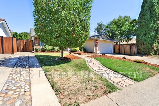 Building Photo - 2128 W La Loma Dr