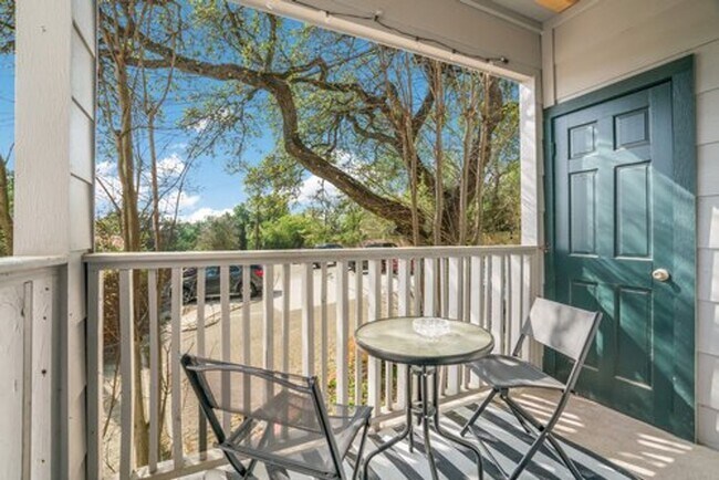 Building Photo - Baynebridge Condos- 2 Bedroom 2 Bathroom