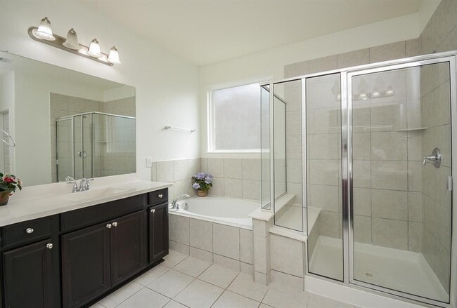 Building Photo - 22211 Weller Oaks Dr