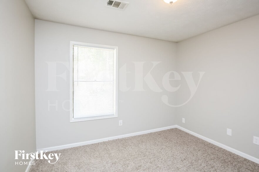 Building Photo - 5301 W Jones Bridge Rd