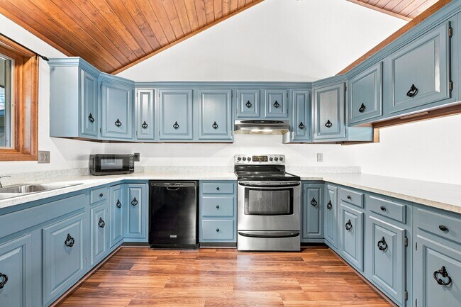 Building Photo - 28248 Harebell Ln