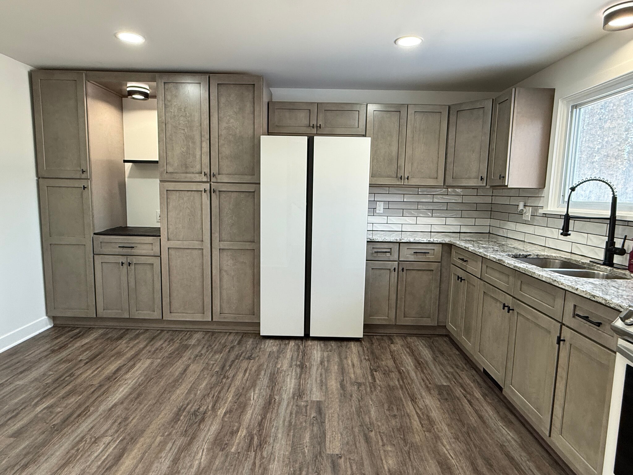 Building Photo - 740 Ridge Rd