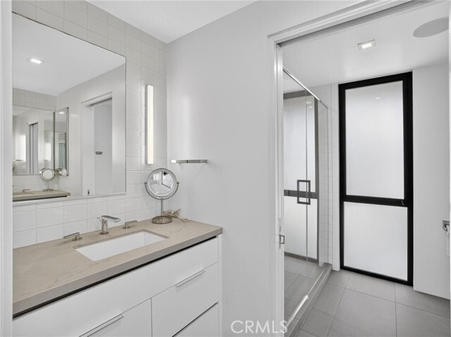 Building Photo - 703 N Lucia Ave