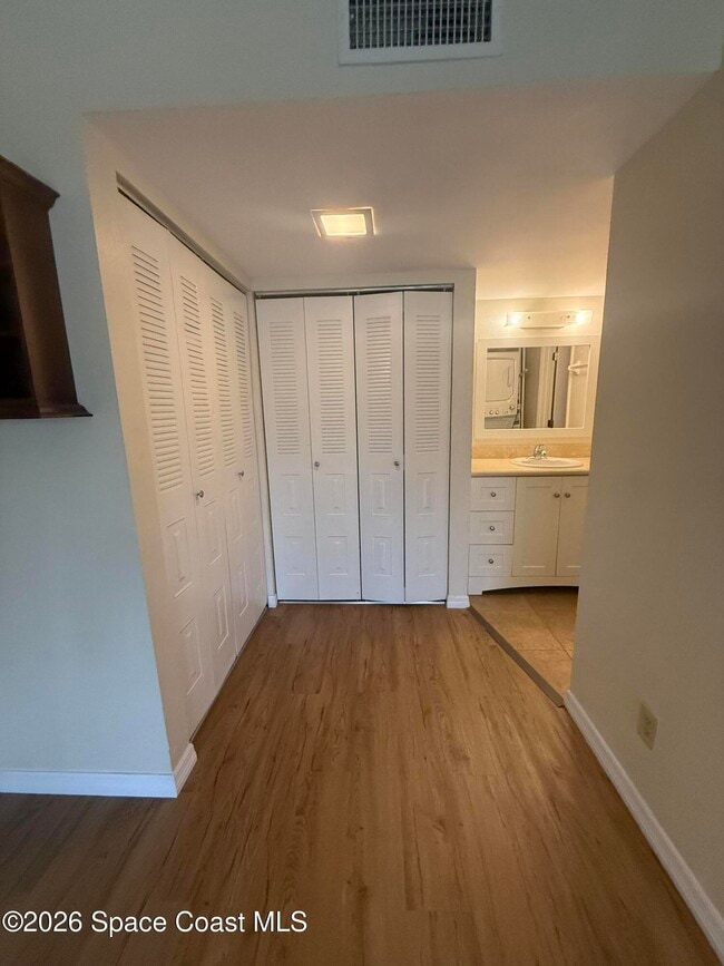 Building Photo - 1601 Sunny Brook Ln