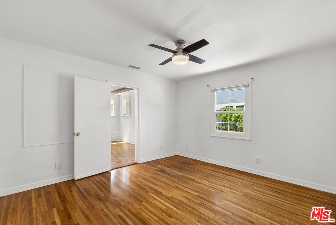 Building Photo - 515 N Kings Rd