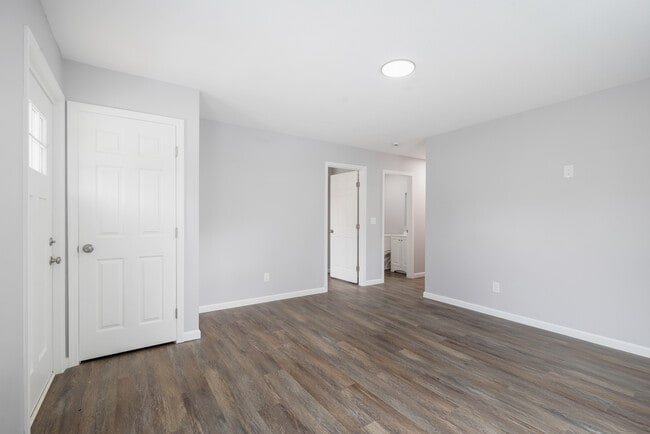 Building Photo - 6900 Seaver Dr NW