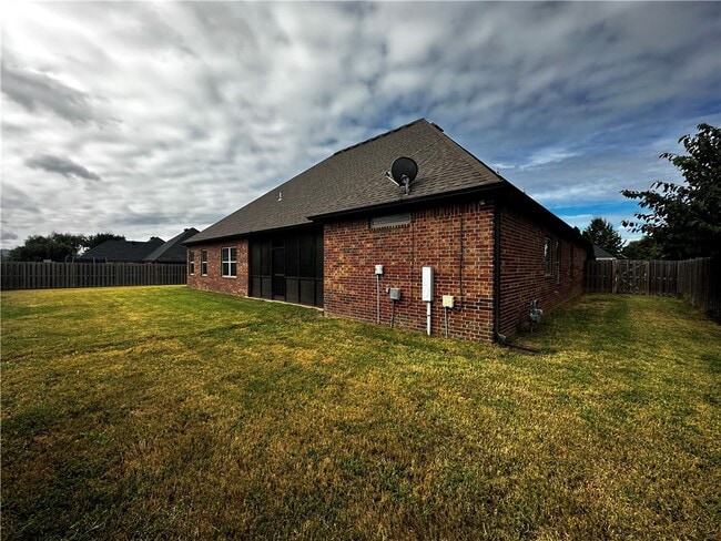 Building Photo - 584 N Mulligan Dr