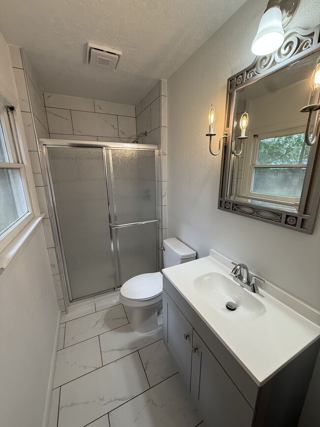 Building Photo - 3825 Hyde Park Row