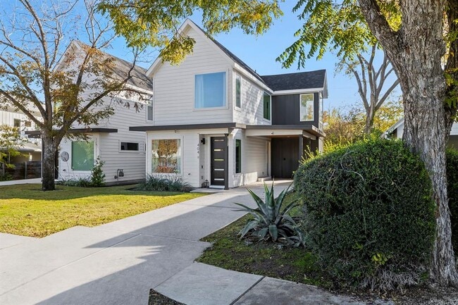 Building Photo - 404 Powell Cir