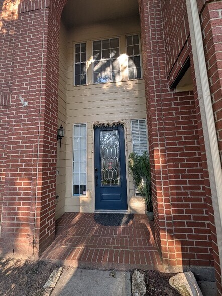 Building Photo - 4030 Harwood Dr