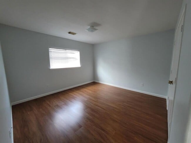 Building Photo - 7818 Black Gap Dr