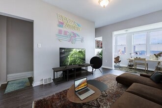 Building Photo - 1031 E Warrington Ave