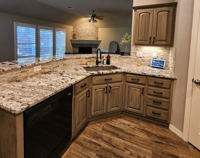 Kitchen - 1908 W El Paso St