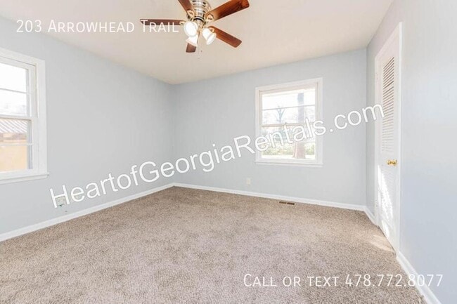 Building Photo - 203 Arrowhead Trl