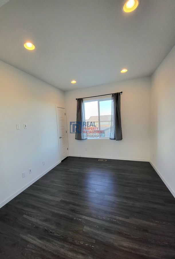 Building Photo - 14381 Mosaic Ave