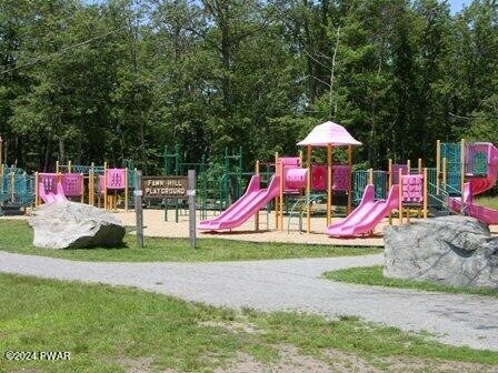 Building Photo - 402 Canoe Brook Dr