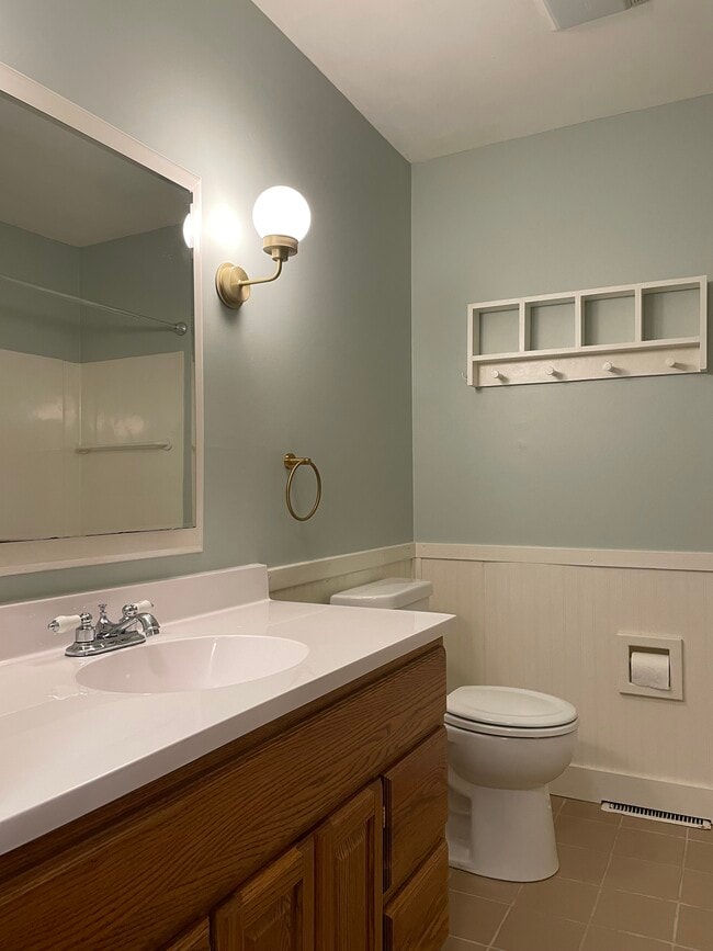 Building Photo - 1210 Acewood Blvd