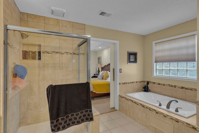 Building Photo - Wonderful 4 Bedroom Home in Palisades Park