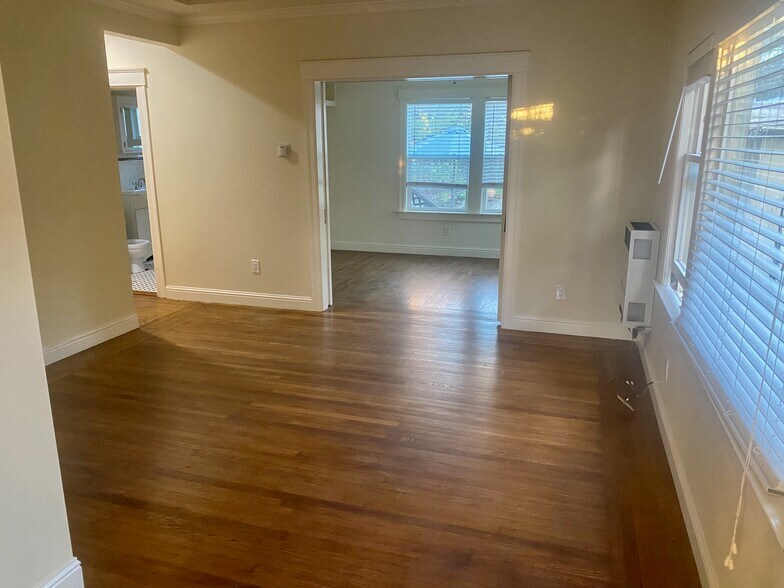 Building Photo - 6508 Dana St