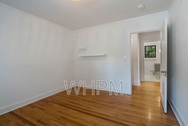 Building Photo - 541 Skyview Dr