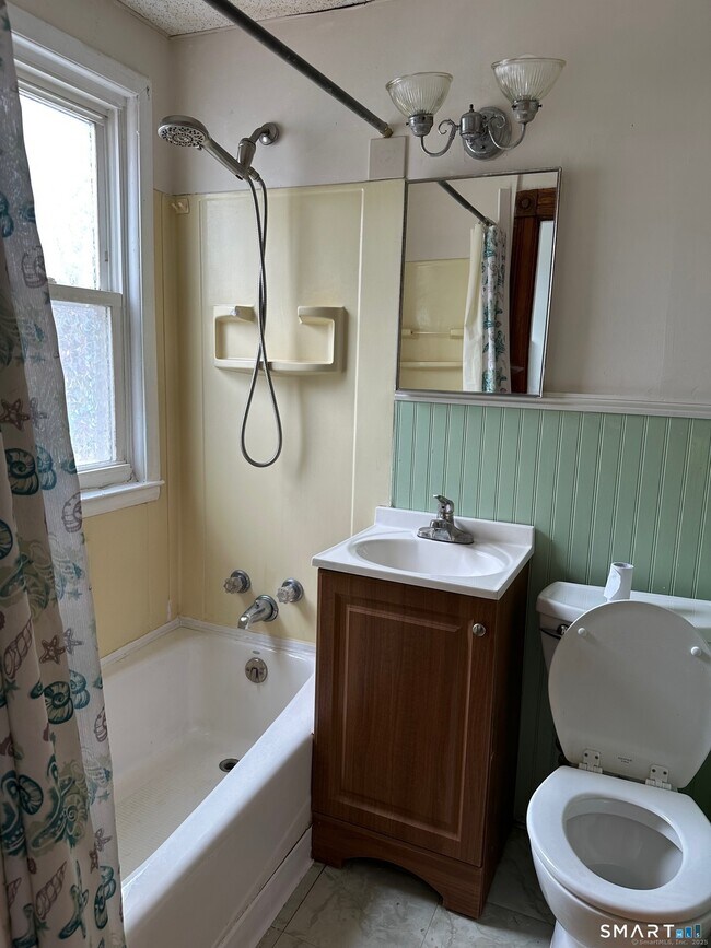 Building Photo - 88 Woodbine St