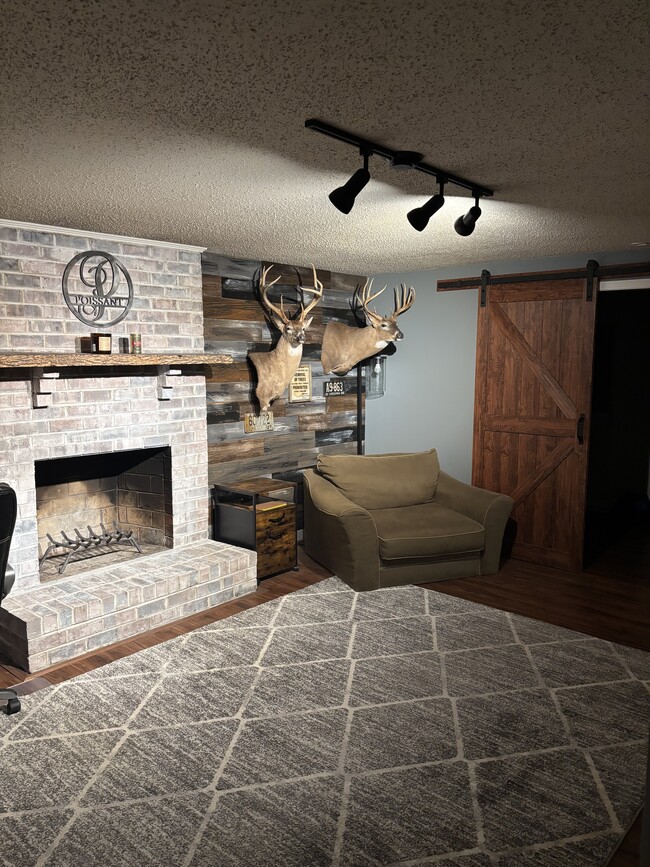 Building Photo - Queens Lace