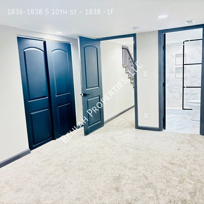 Building Photo - Bright Soulard 2bd/2bath Townhouse (baseme...