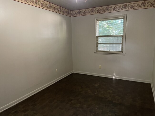 Building Photo - 3319 Dayton Ave