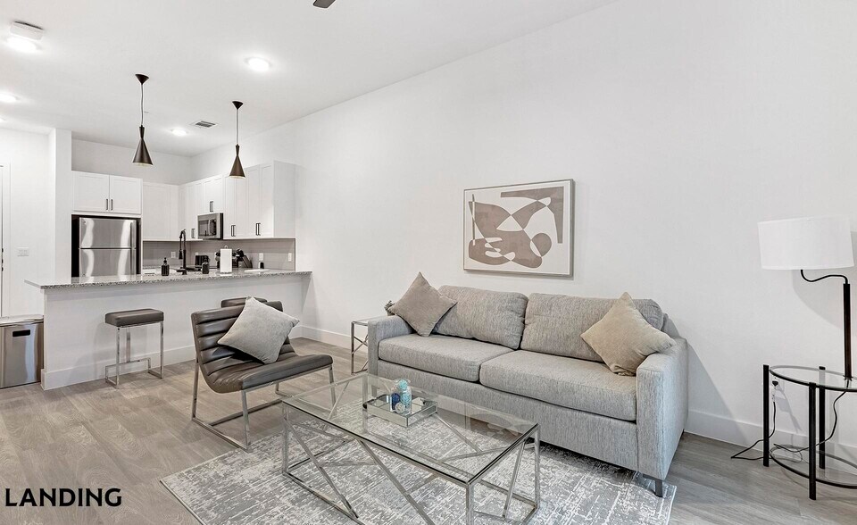 Building Photo - 650 E Sycamore St