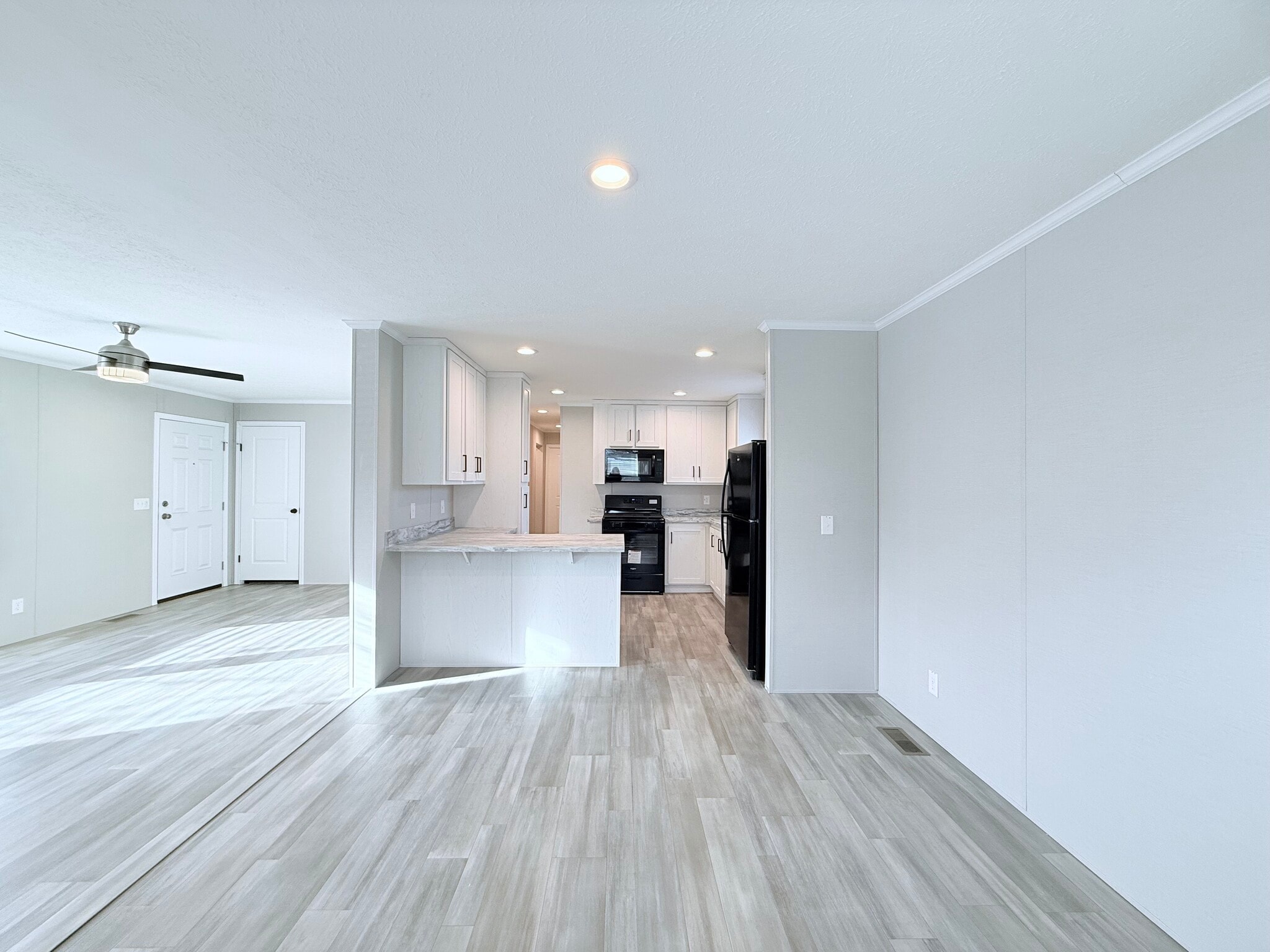 Building Photo - 29805 Jamestown Dr