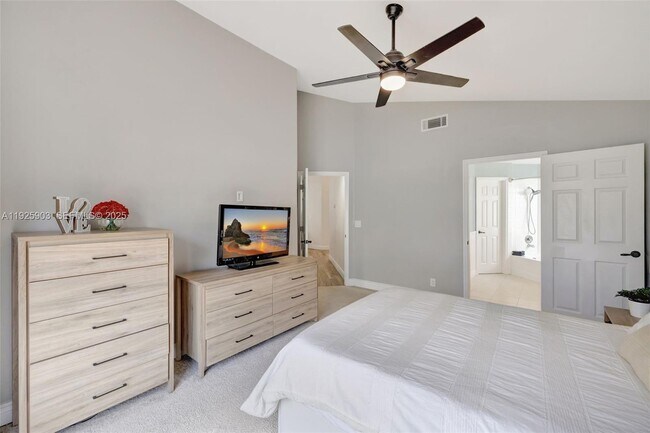 Building Photo - 396 Bedford Ave