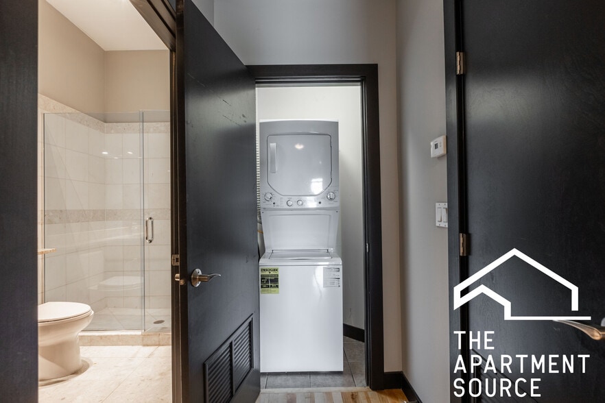 Building Photo - 2348 N Lister Ave