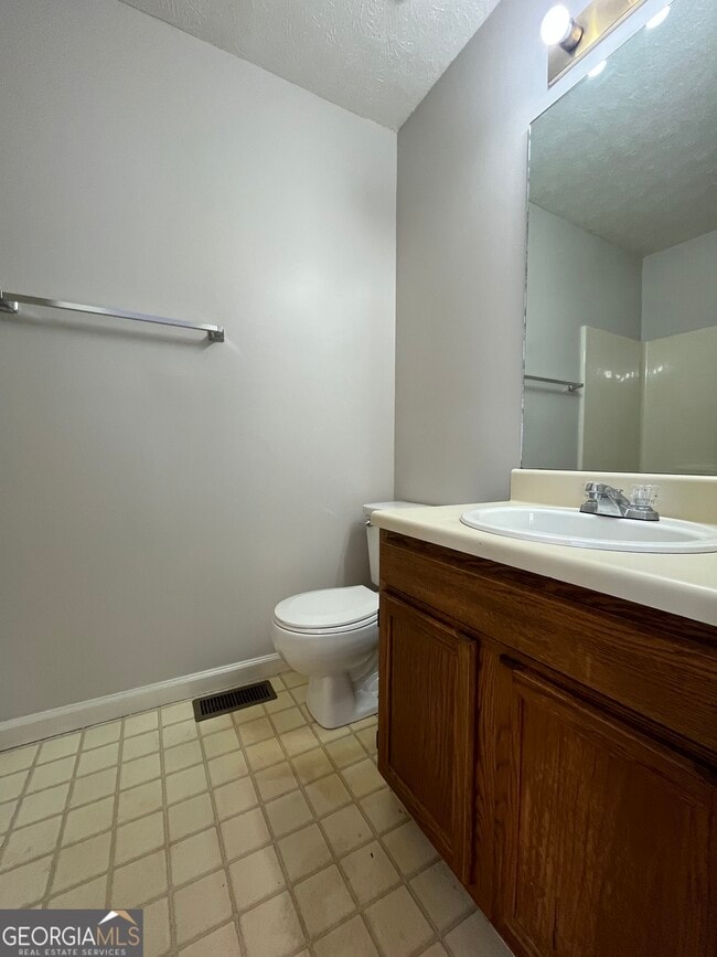Building Photo - 3461 Kingswood Run