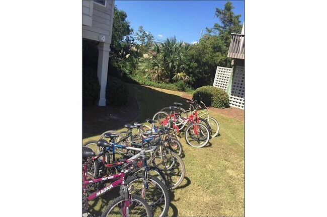 Building Photo - (W098) 4 Sea Oats Lane, Wrightsville Beach...