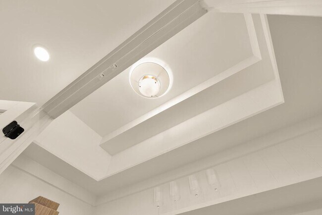 Building Photo - 1706 Bay St SE