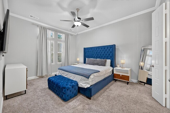 Building Photo - 12991 Vinson Dr