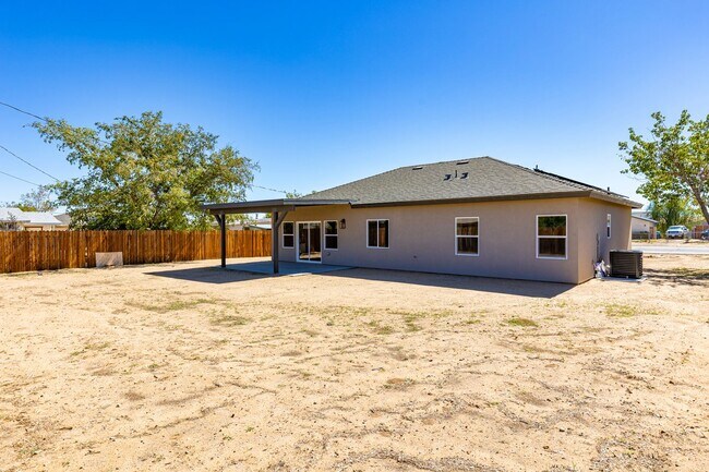 Building Photo - 8457 Great Cir Dr