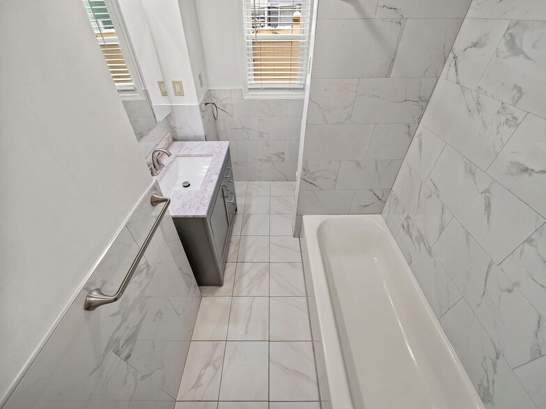 Building Photo - 163-165 Montgomery Street, 1