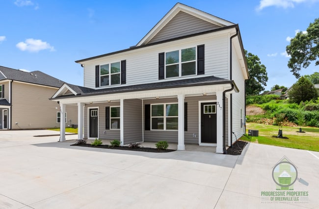 Primary Photo - 217 Liberty Dr