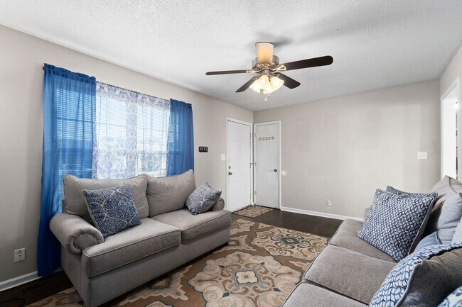 Building Photo - 524 Gainey Dr