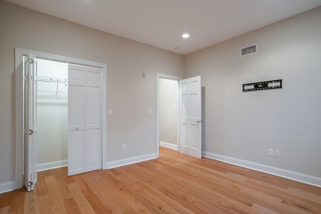 Building Photo - 724 N 3rd St