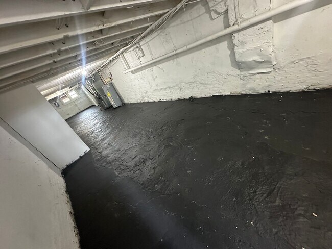 Building Photo - 2bdr 1 ba east Baltimore