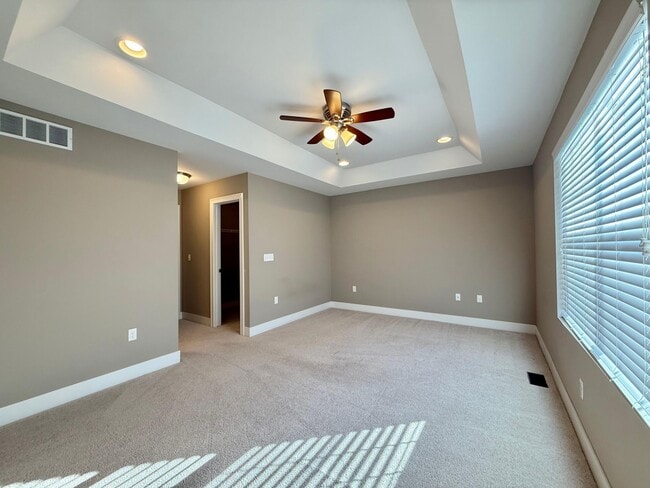 Building Photo - 2564 W Towne St